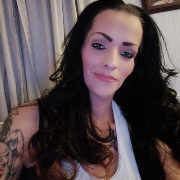 Meet your Posher, Sharon - Picture 3 of 4